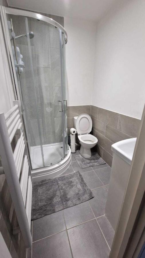 Skyview Strathnairn Apartment 1 カーディフ エクステリア 写真